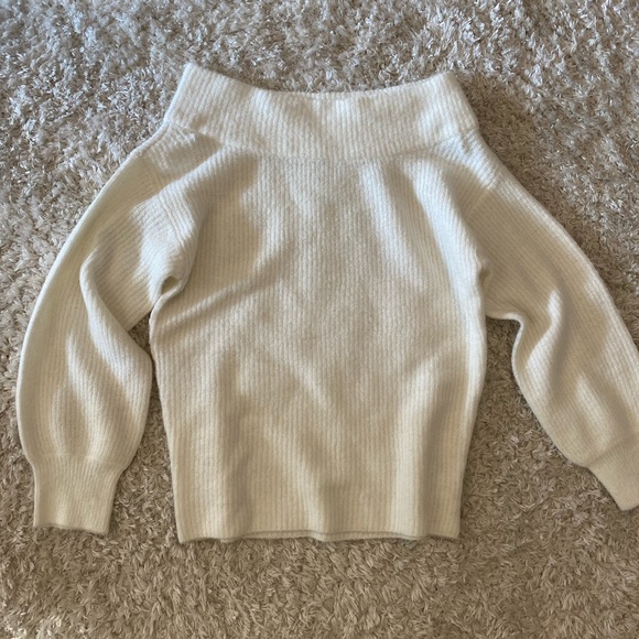 White Sweater - Picture 1 of 2